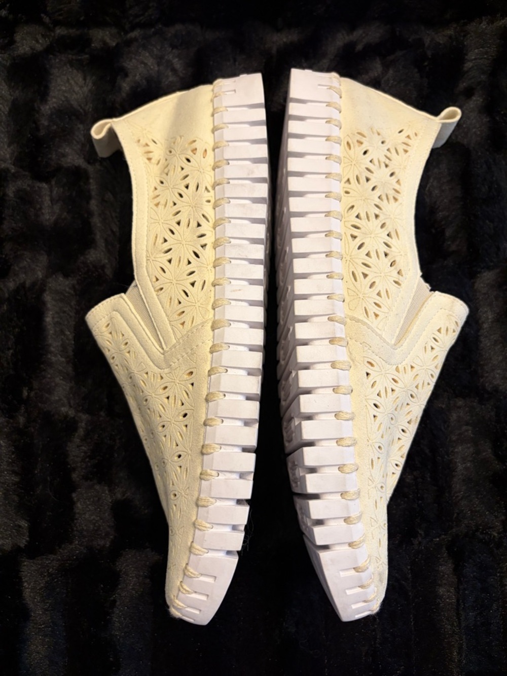 Ilse Jacobsen Cream Slip-On Sneakers - Picture 2 of 9
